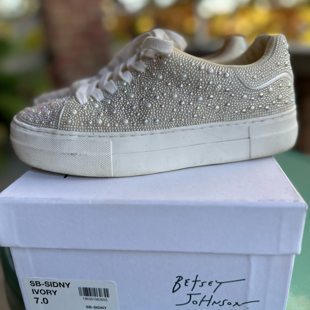 Betsey Johnson Sidny pearl sneakers